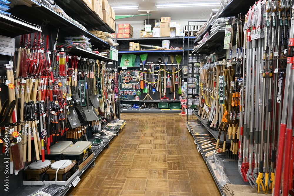 Home improvement centers in Japan sell a variety of products such as DIY-related products, home appliances, interior furniture, clothing, gardening goods, and other daily necessities.